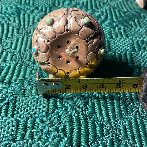 Sterling silver antique salt & pepper shakers - Picture 6 of 6